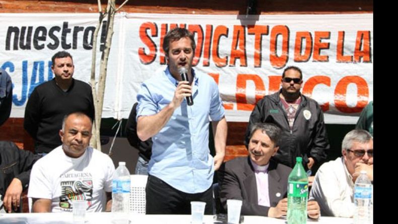MUCHACHOS PERONISTAS. Achával encabezó el acto con los gremios..