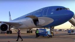 Aerolíneas suspendió 255 vuelos por el paro de la CGT este jueves 19 de febrero. La medida afectará a más de 31.000 pasajeros y generará pérdidas millonarias. Aerolíneas suspendió 255 vuelos por el paro de la CGT este jueves 19 de febrero. La medida afectará a más de 31.000 pasajeros y generará pérdidas millonarias.