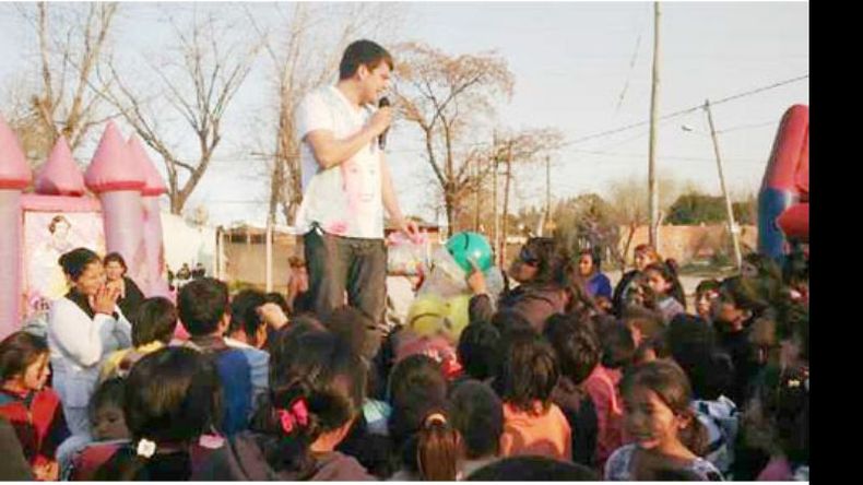 La agrupación peronista Proyecto Pilar realizó festejos por el Día del Niño en los barrios Agustoni y San Alejo de Pilar..