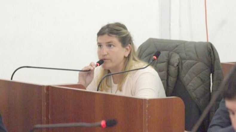 EN SU BANCA. Paula González, en la acalorada sesión del último jueves..