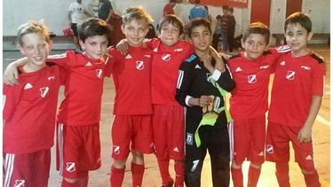 DIABLITOS. La 2007 de Sportivo se impuso por 6-2 a Villa Constructora..