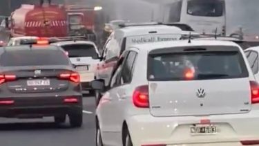 se incendio un colectivo en panamericana