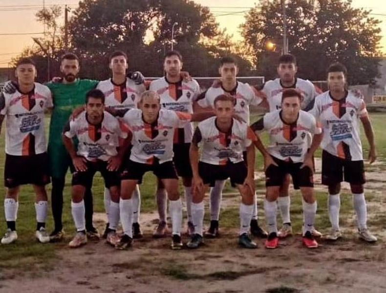 EQUIPO. Manzanares sumó su primer punto en el certamen.