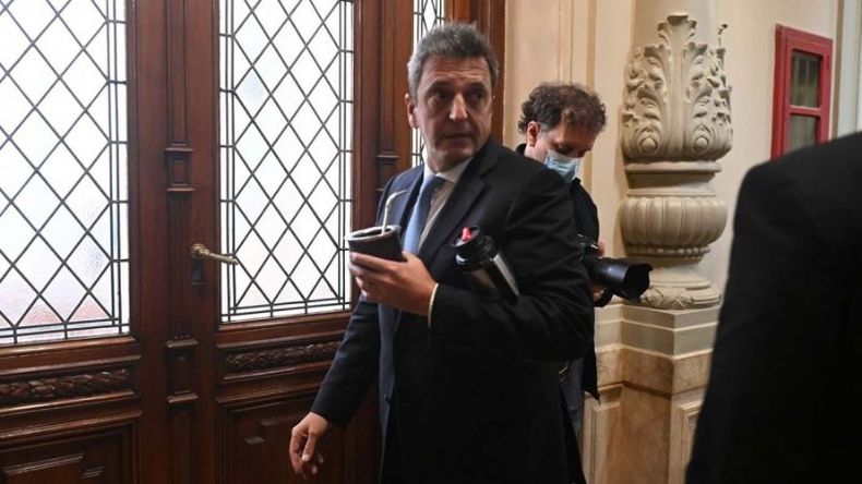 MATE. Massa adelantó que van por beneficios para monotributistas y autónomos. .