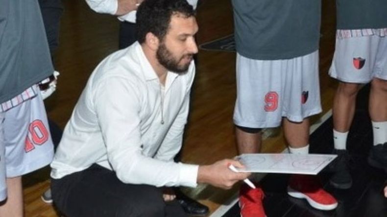 DT. “Hay jugadores que buscan desarrollarse”, afirmó Esteban Sánchez..