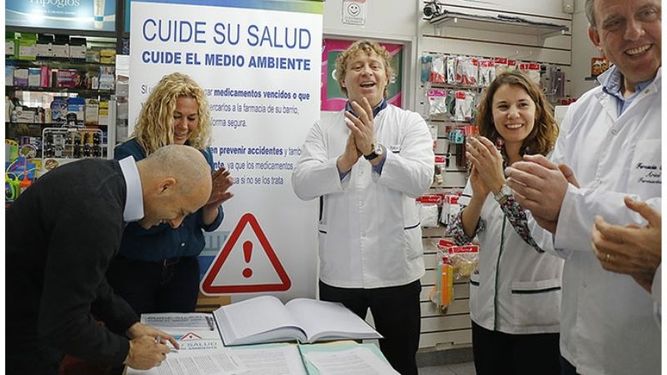Vecinos pueden entregar medicamentos vencidos en farmacias