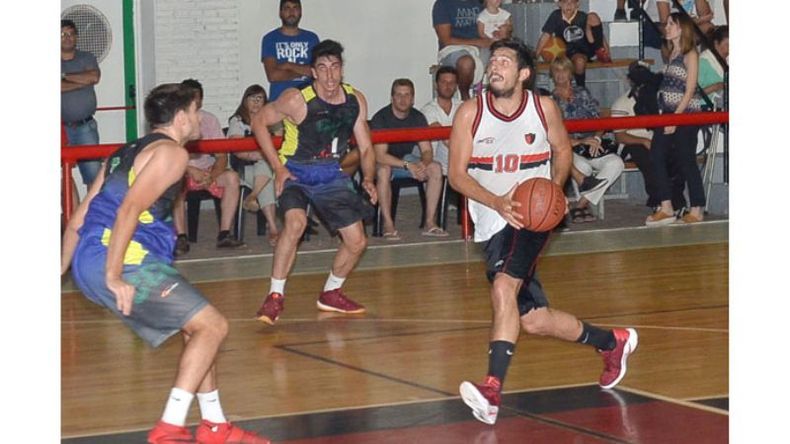 FIRMA GUTI. “Arrancamos ganando y mantuvimos la localía invicta en el torneo.”.