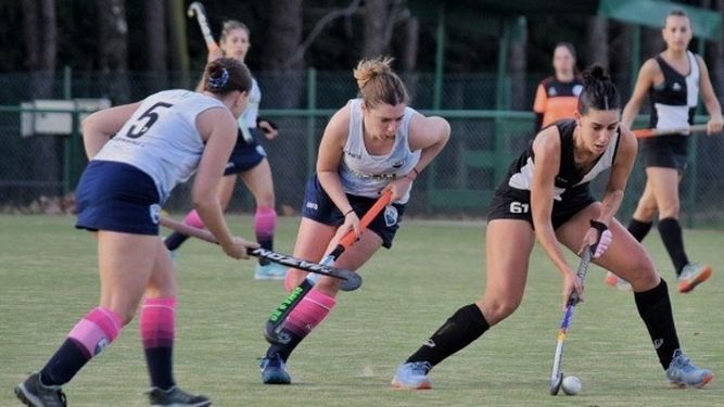 POR LA BOCHA. Hebraica volvió a sumar de a tres y da pelea por la cima del grupo.