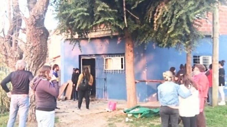 El anciano se encontraba solo en la vivienda en el momento del siniestro. Foto @juancaimpacto.