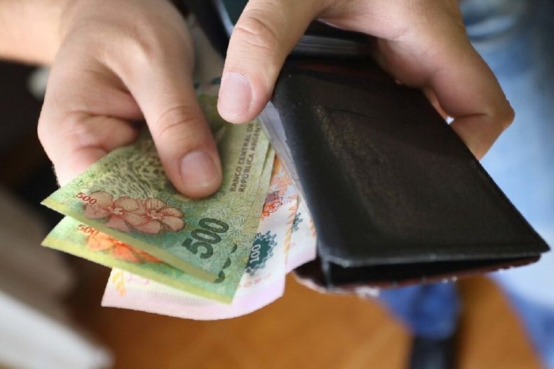 Se acerca fin de año y llega el aguinaldo para todos los trabajadores en relación de dependencia. Conocé qué hacer si tu empleador no te lo paga.