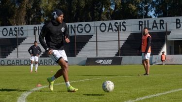 DEFINICIÓN. Eloy Rodríguez espera ser titular en Tapiales; viene de anotar ante Puerto Nuevo.