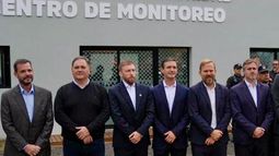 INTENDENTES POR LA SEGURIDAD. Achával y sus colegas, durante el encuentro en Escobar. INTENDENTES POR LA SEGURIDAD. Achával y sus colegas, durante el encuentro en Escobar.