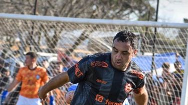 FIRMA FLORES. “Para un club humilde como Zelaya es importantísimo jugarlo.”