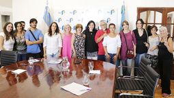 EN LA MISMA MESA. Gobierno y distintas ONG tuvieron su primera reunión..