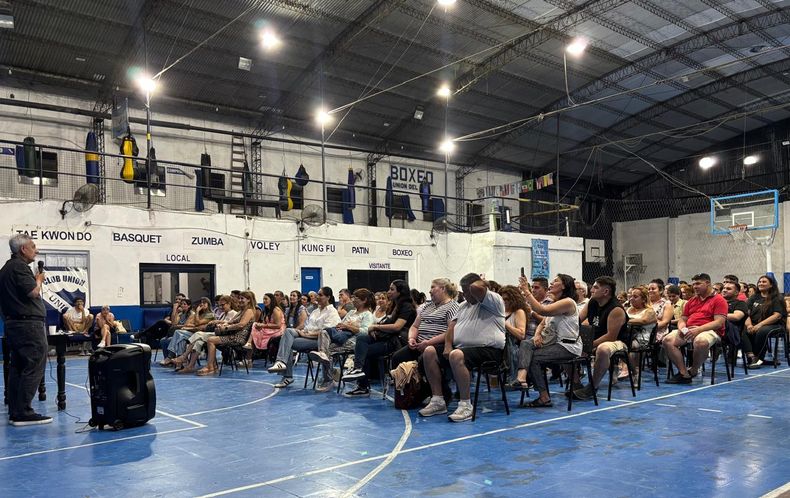 Bernardo Stamateas se presentó en el Club Unión Del Viso. Bernardo Stamateas se presentó en el Club Unión Del Viso.