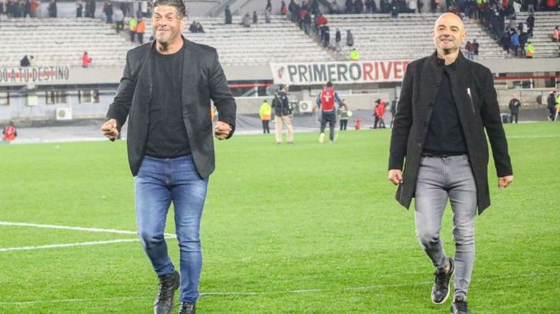 Monumentales. Gómez y Orsi felices por el triunfazo sobre River como visitantes. (foto: Godoy Cruz)..