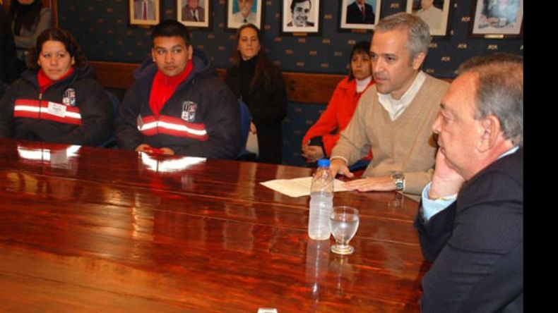 Debut. Los controladores fueron presentados por Pablo Martínez y Humberto Zúccaro..