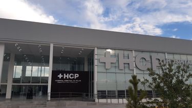 DETALLES. El aspecto externo del Hospital Central de Pilar se pone a punto para la inauguración.