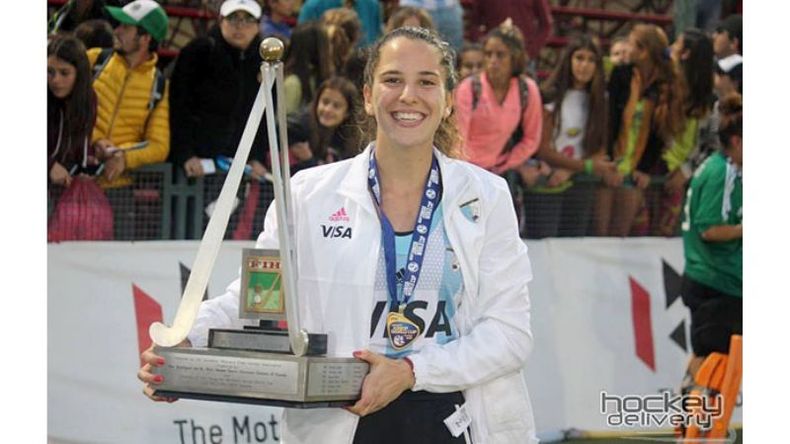 (HOCKEY DELIVERY). REINA. Poy Toccalino ganó con Las Leoncitas la final ante Holanda..