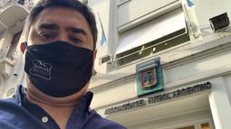 CALLE VIAMONTE. Marcelo Pérez, presidente del Rancho, saliendo de AFA..
