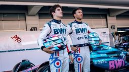 Colapinto junto a Pierre Gasly presentando la nueva indumentaria de Alpine.