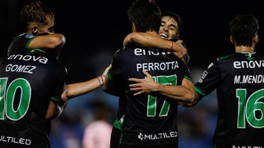 Tiziano Perrotta marcó los dos tantos de Banfield. Tiziano Perrotta marcó los dos tantos de Banfield.