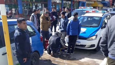 DESPLIEGUE. Tres móviles de la Guardia Urbana participaron del operativo..