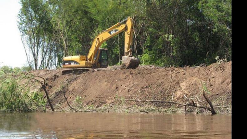 OBRAS. Hasta el año pasado, los trabajos en el Luján fueron de limpieza..