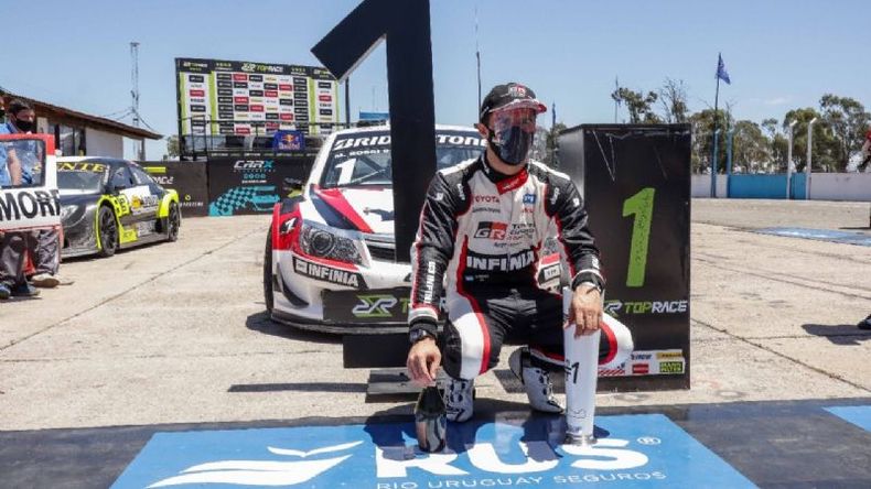 OTRO FESTEJO. Rossi celebra una nueva victoria, lleva tres en la temporada..