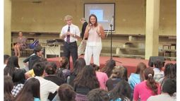 MEDIA 8. Campagnoli ante los alumnos. .