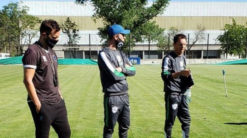 El nuevo DT arrancó hoy al frente de los entrenamientos en el Carlos Barraza. .