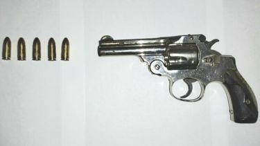 El arma utilizada para realizar las amenazas contra el cuidador del terreno.&nbsp;