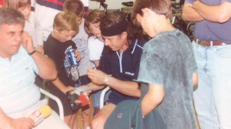 En Pilar, 1998, cuando dio una clínica en Atlético..