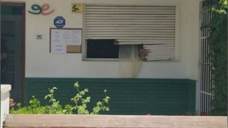 El robo ocurrió en los consultorios 19 de abril, ubicados sobre la calle Rivadavia. .