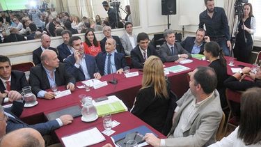 TELÉFONO. Lacunza dio detalles del proyecto, sujeto a negociaciones..