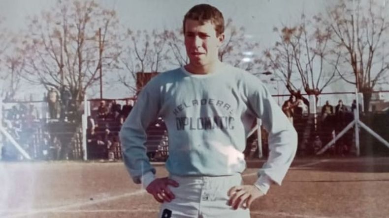 En su juventud, con la 9 de J.J. Urquiza..