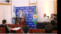 ATENCIÓN. El público interrumpió con aplausos algunos tramos del discurso del intendente. No hubo militancia, pero sí funcionarios y representantes de diversos sectores..