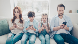 El 36% de los bonaerenses tiene un uso problemático de los teléfonos celulares
