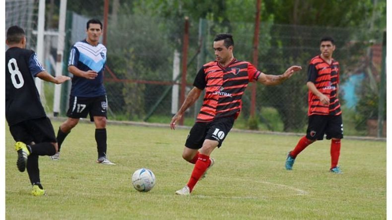 MARCO FERNÁNDEZ. Buen pie para el Rojinegro..