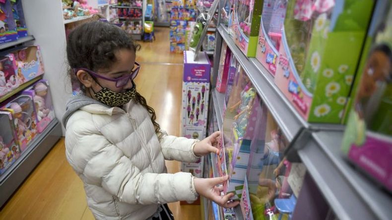1,9% creció la venta de muñecos y bebotas. .