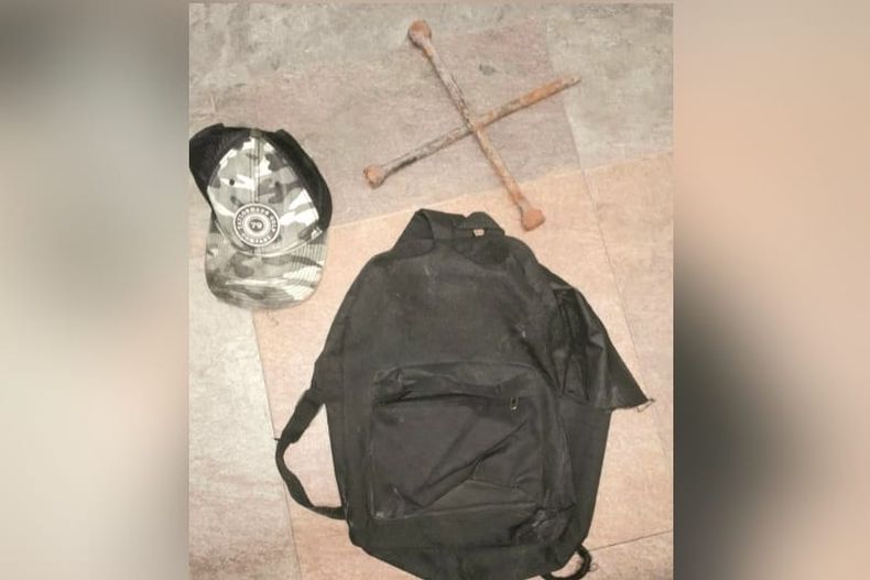 El detenido tiene 24 años y está acusado de intentar robar las ruedas de un trailer.&nbsp;