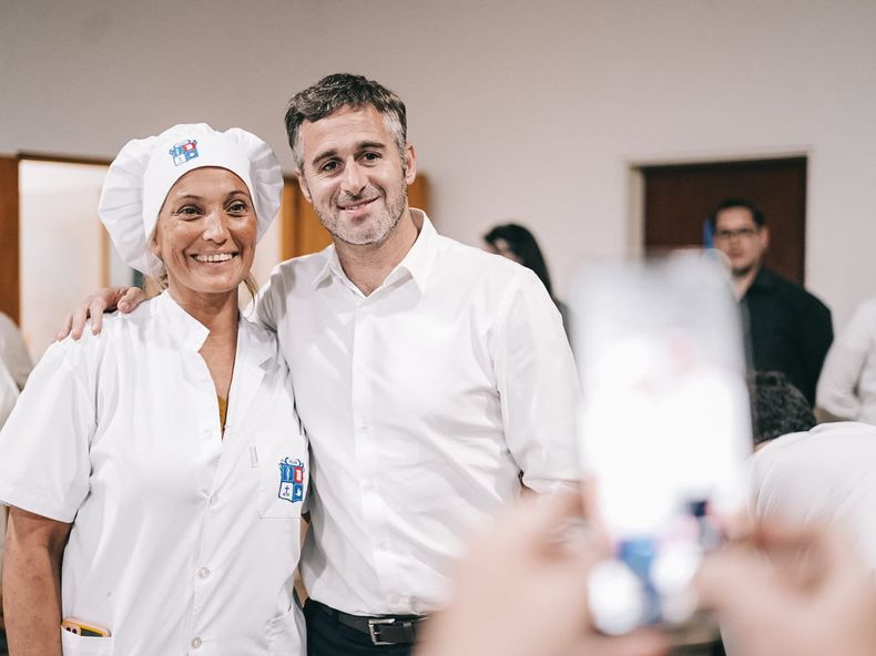 COCINA. Achával saludó a los egresados de la escuela de gastronomía. &nbsp;