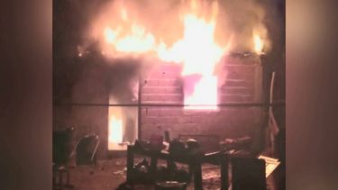 El incendio destruyó por completo la vivienda ubicada en la calle Nicaragua al 2000.&nbsp;