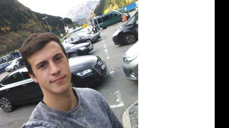 Algunos lo pasaron realmente bien. Este año, el futbolista pilarense Augusto Lotti emigró desde la reserva de Racing al fútbol suizo. Ayer, subió una foto con los Alpes de fondo: “En Suiza, mientras todos votan, yo acá”..