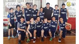 A JUGAR. Los chicos de Unión que hicieron de locales en el Rancho..