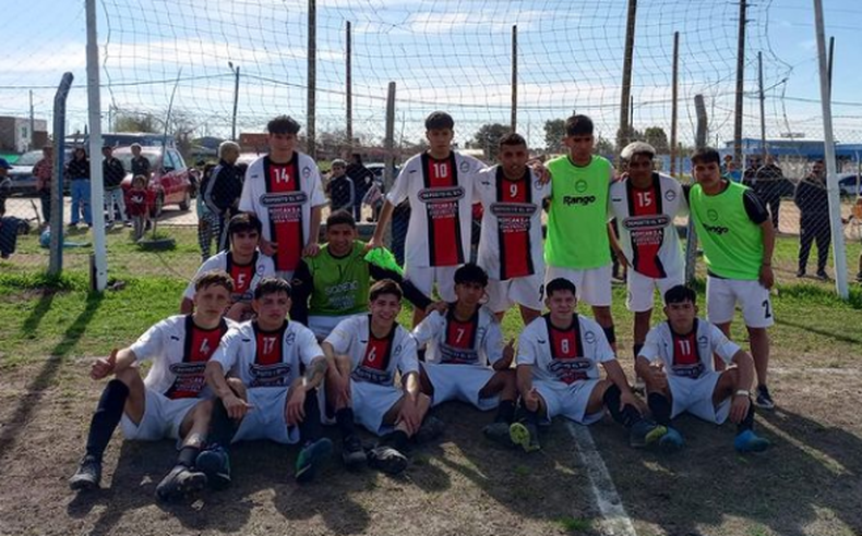 DEBUT. La Sub 21 de Villa Rosa rescató un punto en San Alejo.
