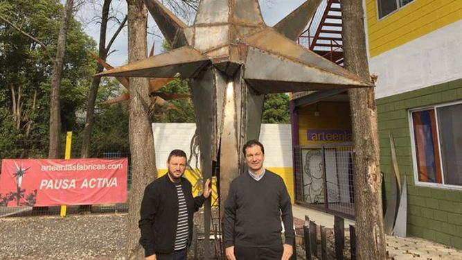 ARTE. Marmo, con monseñor Nicola Mapelli, en el centro cultural de Fátima..