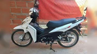 Moto robada a un vecino en la calle Salta/Venezuela y Entre Ríos, barrio Monterrey Sur (Derqui) a las 21 horas aproximadamente. Patente A169QHA. Verónica Acuña..