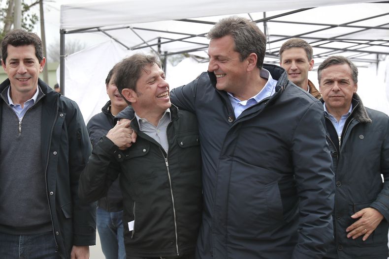 ABRAZO. Massa busca respaldo en la provincia para remontar las elecciones. &nbsp;