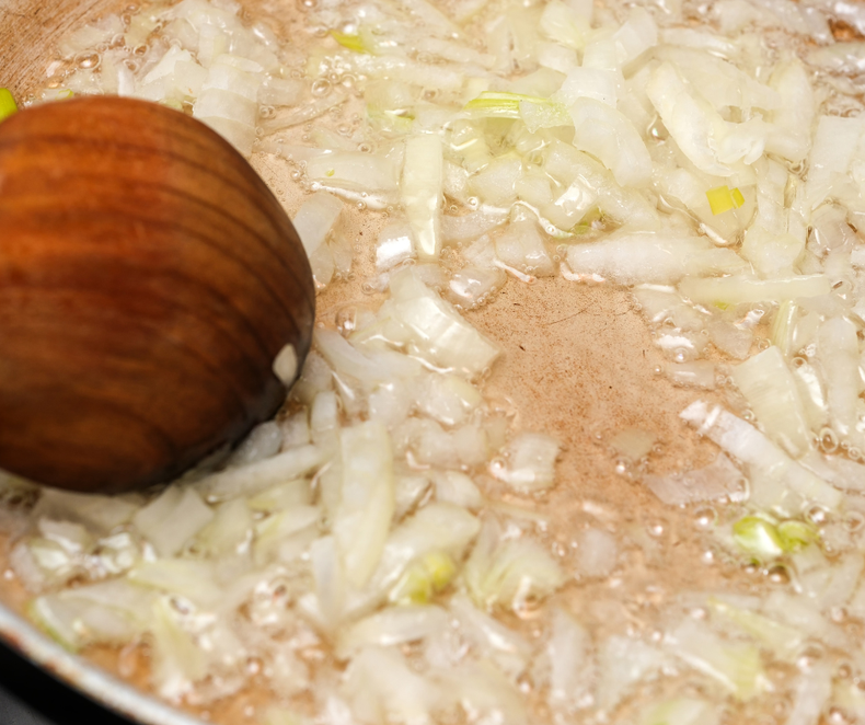 Por qué siempre se cocina primero en la cocina argentina. (queapetito.com)
